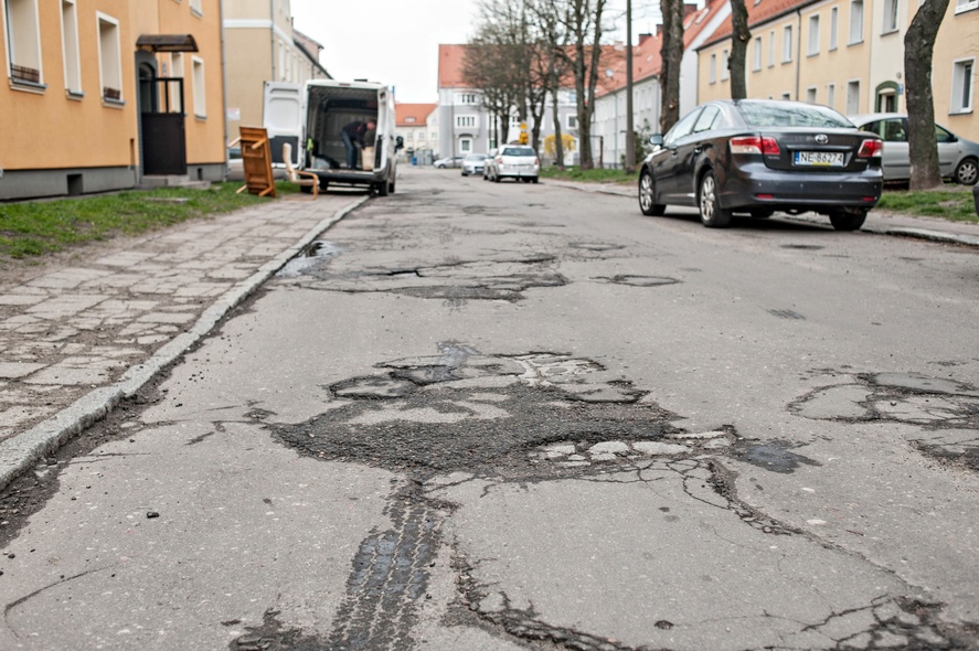 Elbląg, Szczypta nadziei na remont Okrzei