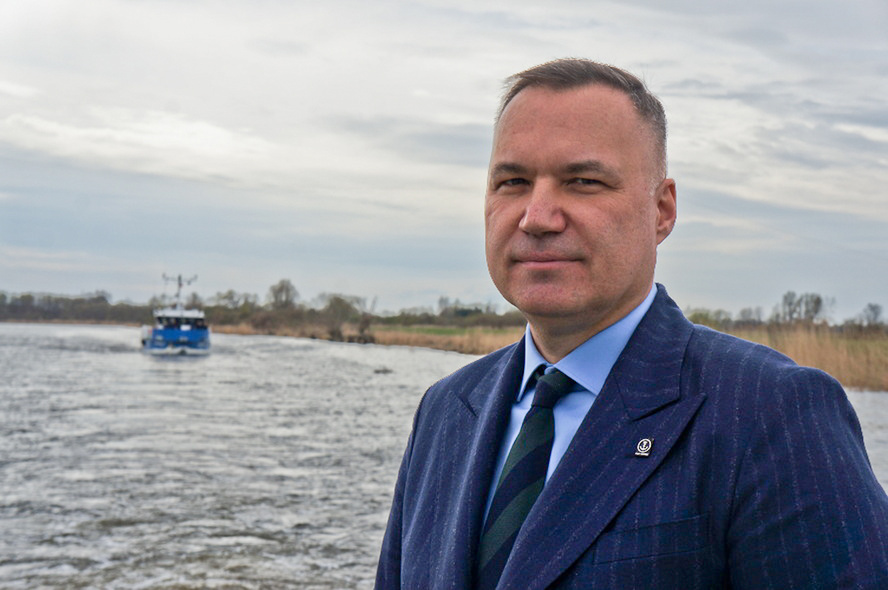 Elbląg, Adam Kłos, dyrektor handlowy Zarządu Portu Morskiego Gdańsk