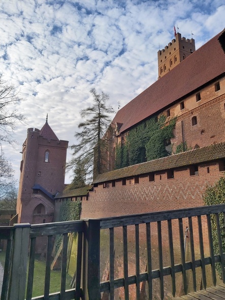 Elbląg, Zamek pełen elbląskich akcentów