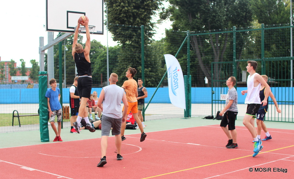 Elbląg, Turniej streetballa na Kalbarze