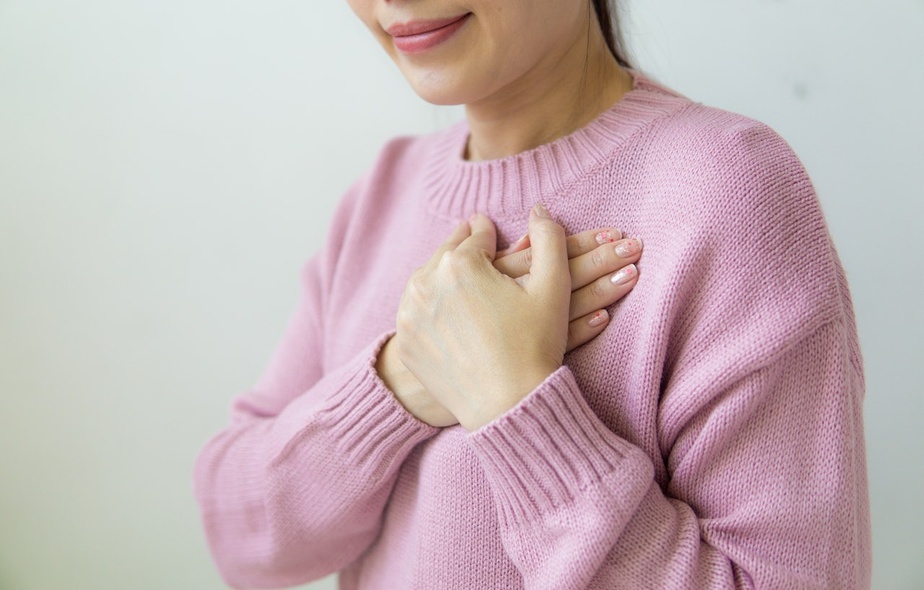 Czy kłucie w klatce piersiowej może być od stresu?