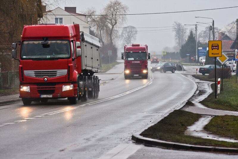 Elbląg, Przez Jegłownik przejeżdża przez dobę ponad 8 tys. aut Elbląg, Przez Jegłownik przejeżdża przez dobę ponad 8 tys. aut