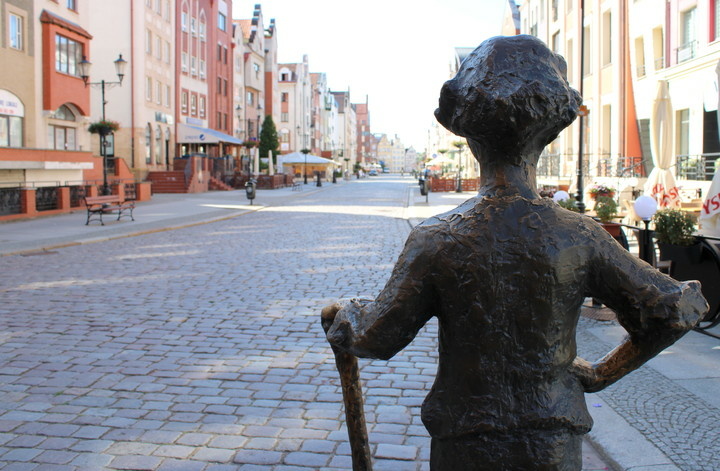 Elbląg, Czekając na Piekarczyki Elbląg, Czekając na Piekarczyki