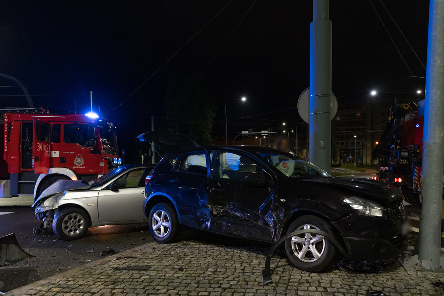 Elbląg, Zderzenie przy szkole muzycznej, sygnalizacja też uszkodzona