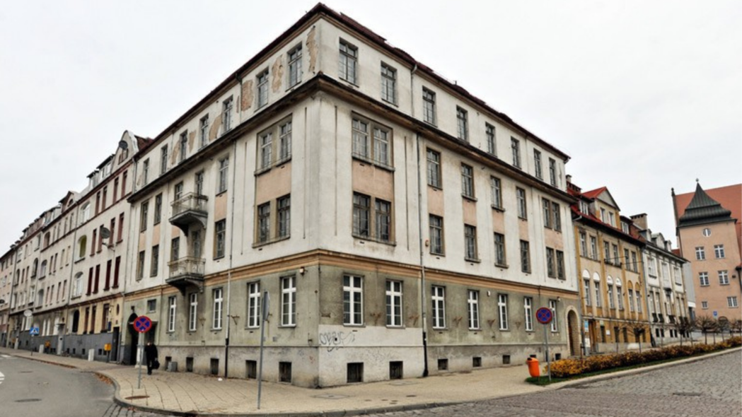 Elbląg, Budynek przy ul. Trybunalskiej 7 ma ok. 1,7 tys. m kw. powierzchni Elbląg, Budynek przy ul. Trybunalskiej 7 ma ok. 1,7 tys. m kw. powierzchni