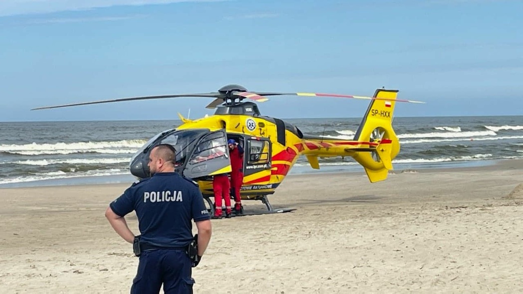 Elbląg, Plaża w Jantarze podczas akcji służb ratunkowych,