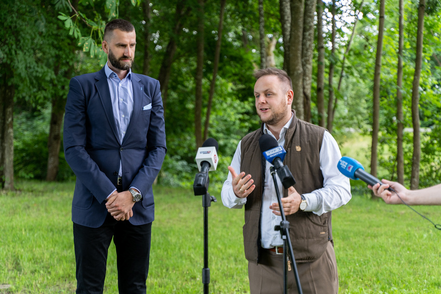 Elbląg, Las, sport i pieniądze dla klubów