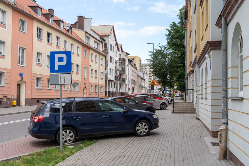 Elbląg, Parkingowo-chodnikowe dylematy Elbląg, Parkingowo-chodnikowe dylematy