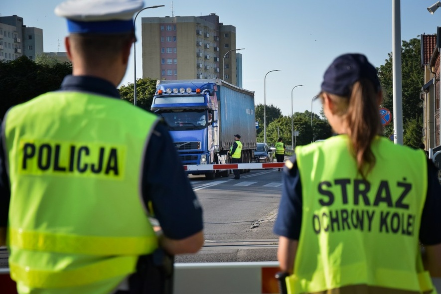 Elbląg, "Bezpieczny piątek" - w trosce o bezpieczeństwo na przejazdach kolejowych Elbląg, "Bezpieczny piątek" - w trosce o bezpieczeństwo na przejazdach kolejowych