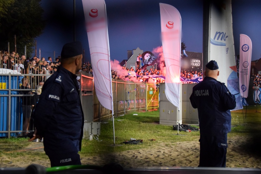 Elbląg, Kilkuset policjantów zabezpieczało mecz Elbląg, Kilkuset policjantów zabezpieczało mecz
