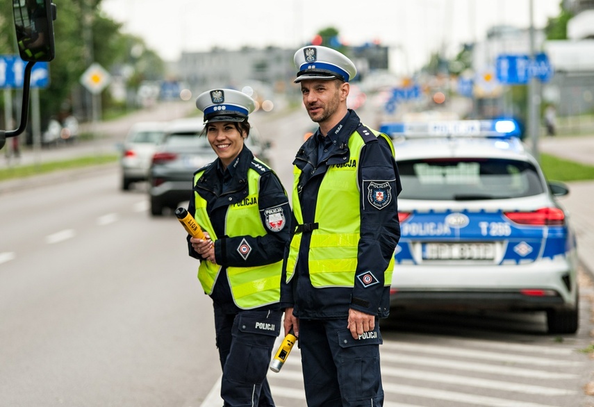 Elbląg, Policjanci badali trzeźwość kierujących oraz mierzyli prędkość Elbląg, Policjanci badali trzeźwość kierujących oraz mierzyli prędkość