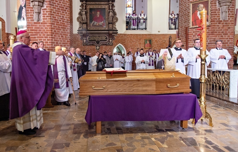 Elbląg, Pożegnali biskupa Jana Styrnę Elbląg, Pożegnali biskupa Jana Styrnę