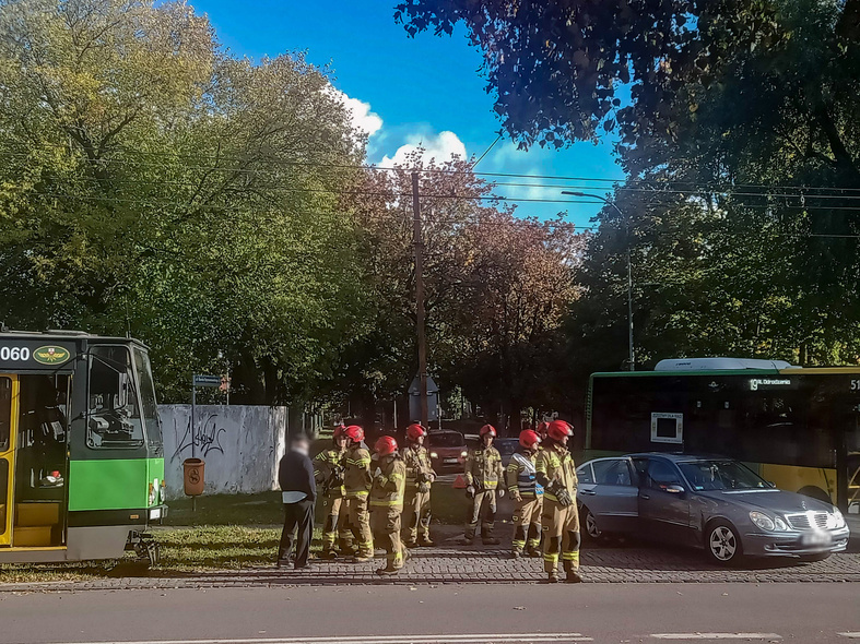 Elbląg, Zderzenie tramwaju z mercedesem Elbląg, Zderzenie tramwaju z mercedesem
