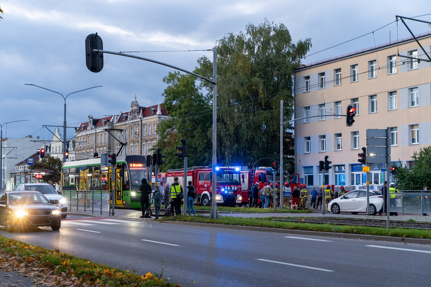 Elbląg, Wypadek na Grunwaldzkiej, trzy osoby w szpitalu Elbląg, Wypadek na Grunwaldzkiej, trzy osoby w szpitalu