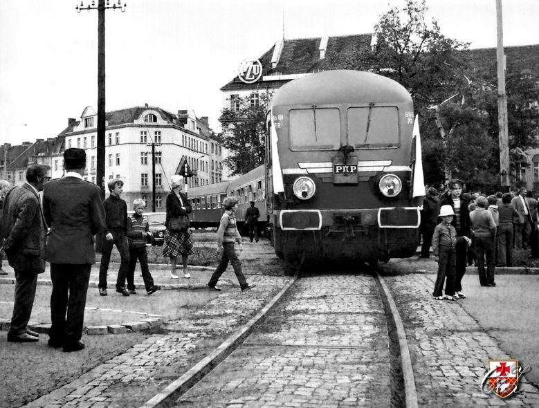 Elbląg, Gdy przez centrum Elbląga jeździł pociąg... (Elbląskie Archiwum Foto)