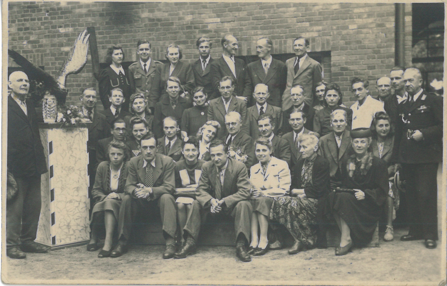 Elbląg, Grupa elblążan, 1946 r. Elbląg, Grupa elblążan, 1946 r.