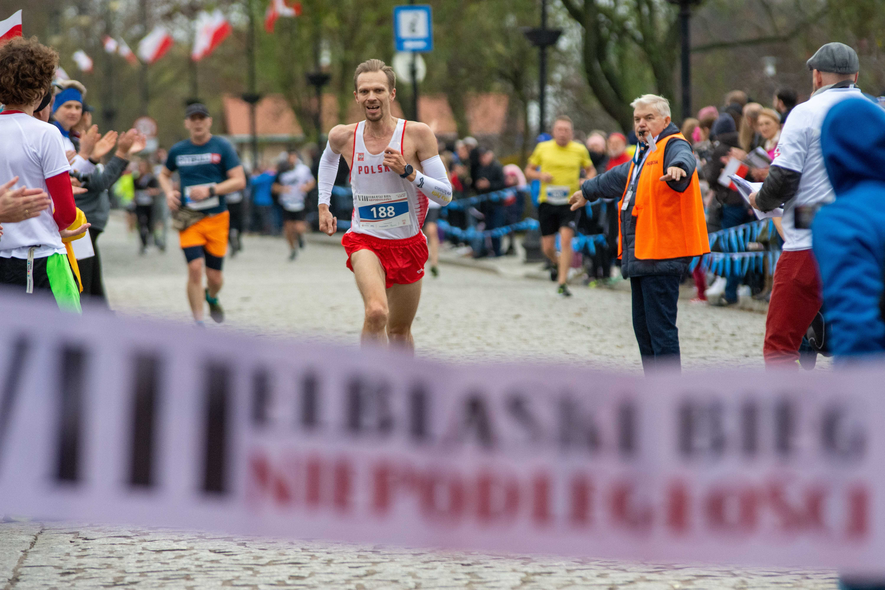 Elbląg, Grzegorz Kujawski wygrał VIII Bieg Niepodległości Elbląg, Grzegorz Kujawski wygrał VIII Bieg Niepodległości