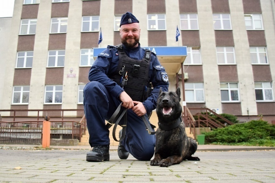 Elbląg, Rika ze swoim opiekunem, młodszym aspirantem Grzegorzem Dudą, Elbląg, Rika ze swoim opiekunem, młodszym aspirantem Grzegorzem Dudą,