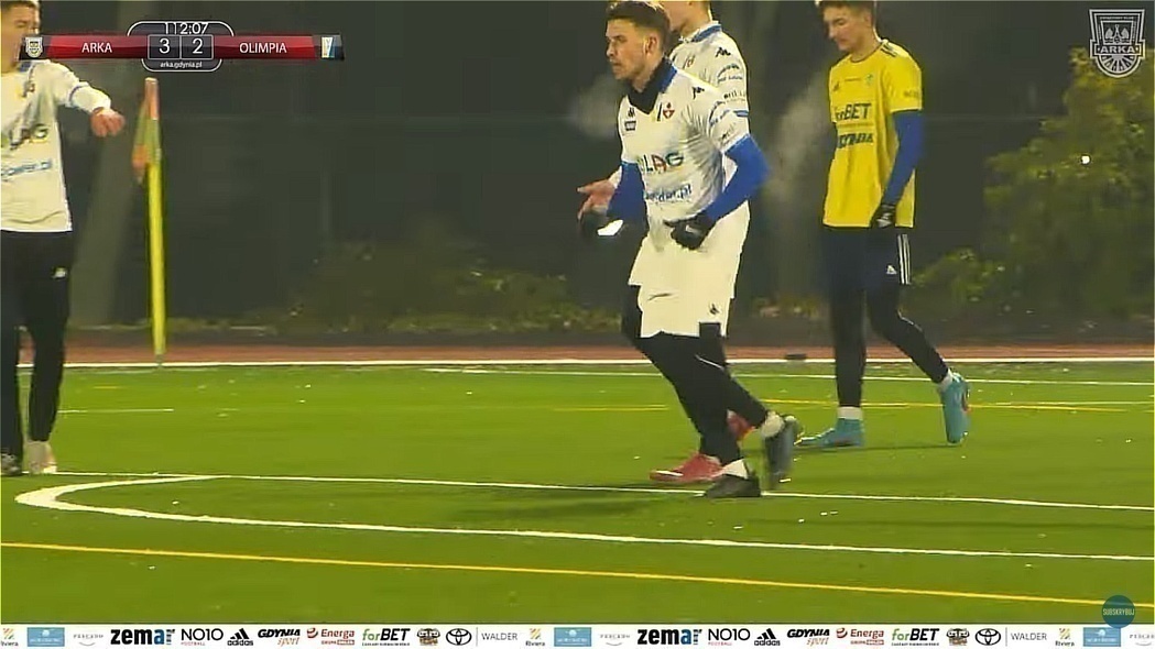 Elbląg, Kacper Jóźwicki podpisał kontrakt z Olimpią Elbląg (kadr z kanału YT Arki Gdynia z meczu z Olimpią Elbląg) Elbląg, Kacper Jóźwicki podpisał kontrakt z Olimpią Elbląg (kadr z kanału YT Arki Gdynia z meczu z Olimpią Elbląg)
