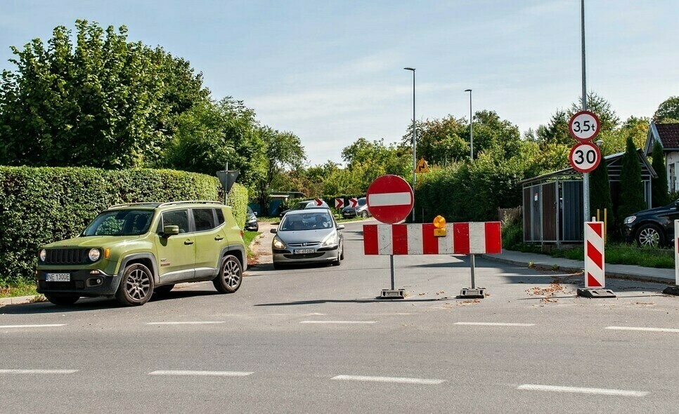 Elbląg, Skrzyżowanie ul. 13 Pułku Plot z ul. T.. Kościuszki (źródło: Google StreetView)