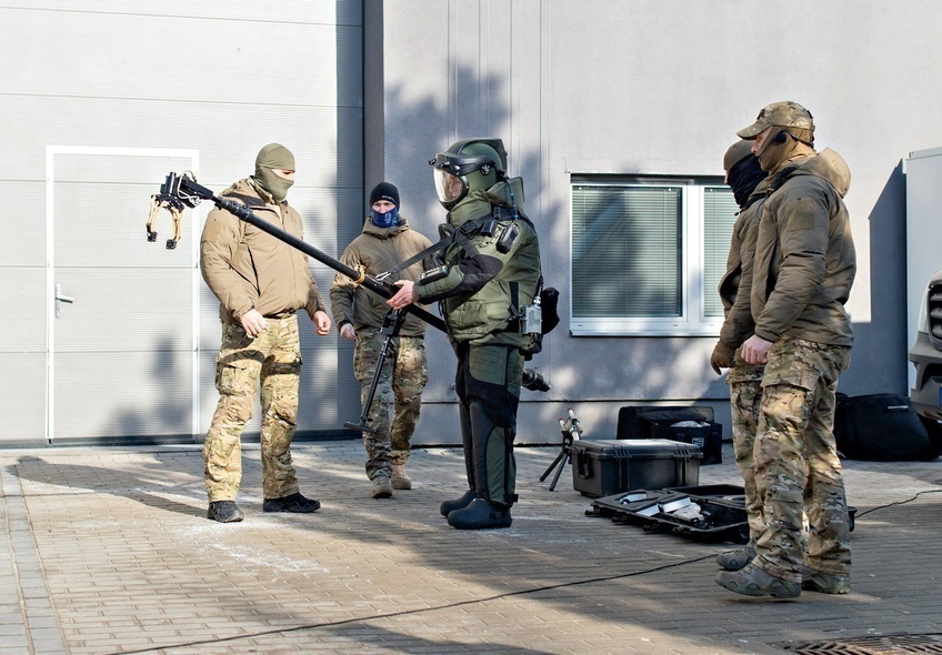 Elbląg, Alarm bombowy w Ogrodach. To tylko ćwiczenia Elbląg, Alarm bombowy w Ogrodach. To tylko ćwiczenia