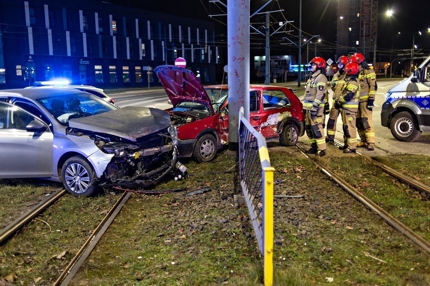 Elbląg, Nocna kolizja na skrzyżowaniu Elbląg, Nocna kolizja na skrzyżowaniu