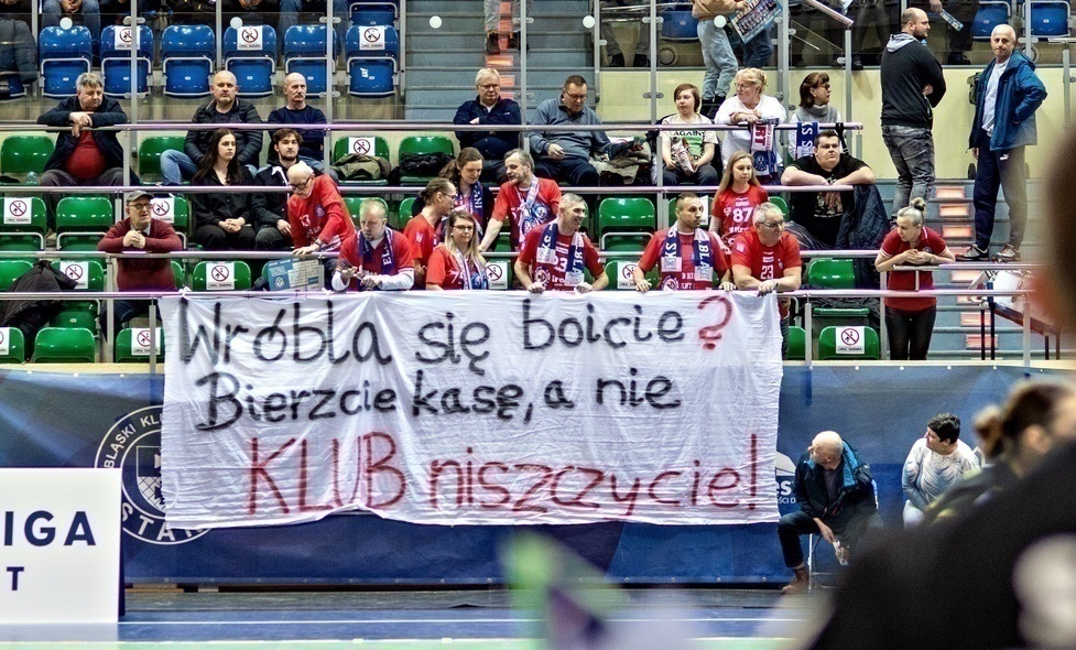 Elbląg, Taki transparent wywiesili kibice podczas ostatniego meczu Startu Elbląg, Taki transparent wywiesili kibice podczas ostatniego meczu Startu