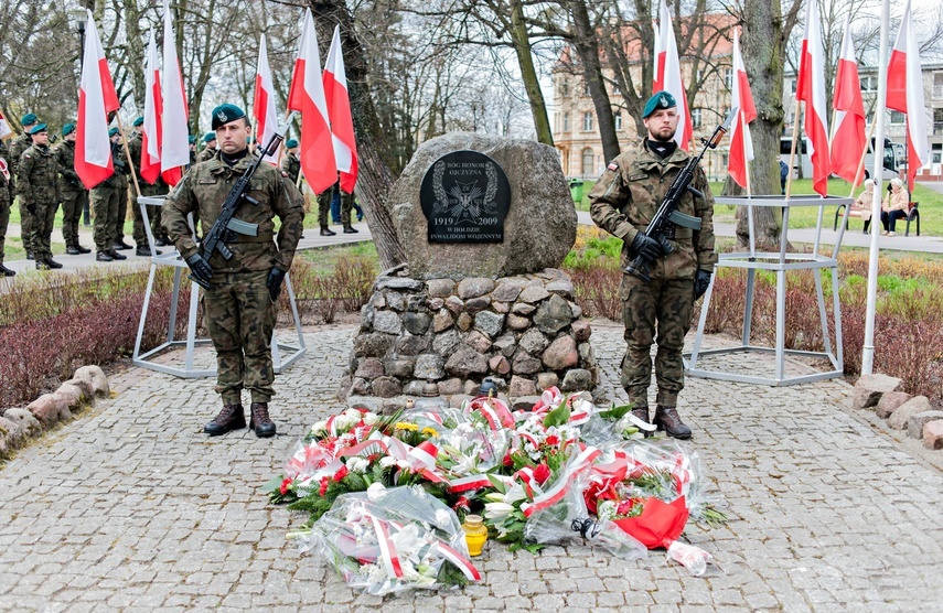Elbląg, Uroczystości pod obeliskiem w parku Traugutta Elbląg, Uroczystości pod obeliskiem w parku Traugutta