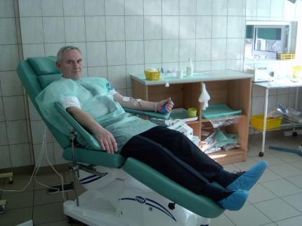 Elbląg, Krew dla ofiar wypadków drogowych oddał m.in. komendant elbląskiej policji, mł. insp. Wacław Brudek Elbląg, Krew dla ofiar wypadków drogowych oddał m.in. komendant elbląskiej policji, mł. insp. Wacław Brudek