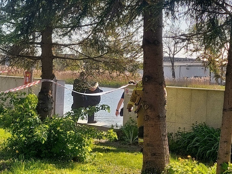 Elbląg, Wyłowili z rzeki ciało mężczyzny Elbląg, Wyłowili z rzeki ciało mężczyzny