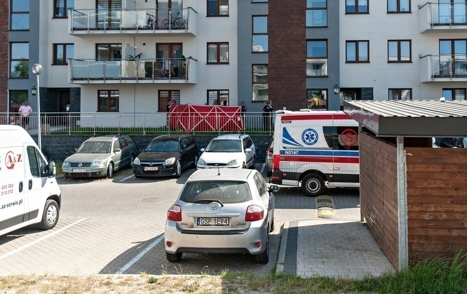Elbląg, Tragedia na Sadowej. Nie żyje skoczek spadochronowy Elbląg, Tragedia na Sadowej. Nie żyje skoczek spadochronowy
