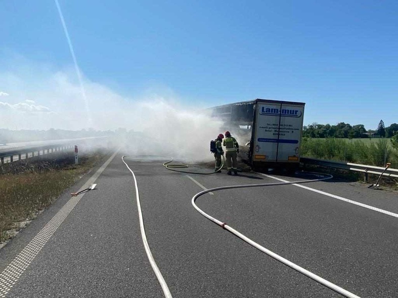 Elbląg, Pożar ciężarówki na S7, uwaga na objazd Elbląg, Pożar ciężarówki na S7, uwaga na objazd