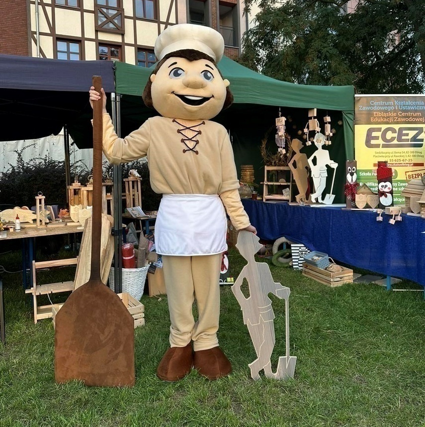 Elbląg, Nowa maskotka Piekarczyka (zdjęcie z profilu facebookowego Miasto Elbląg)