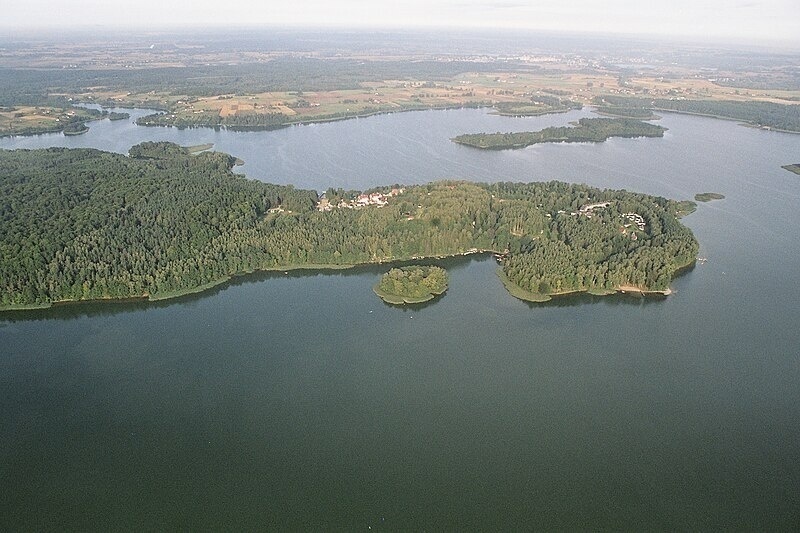 Elbląg, Jezioro Narie, nad którym leży Bogaczewo, z lotu ptaka. Elbląg, Jezioro Narie, nad którym leży Bogaczewo, z lotu ptaka.