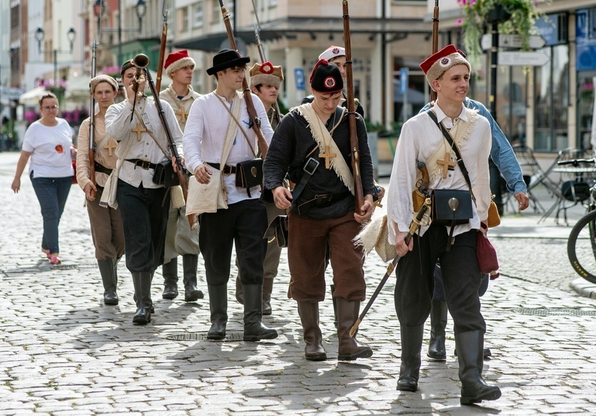 Elbląg, Przenieśli się w czasy "Nad Niemnem" Elbląg, Przenieśli się w czasy "Nad Niemnem"
