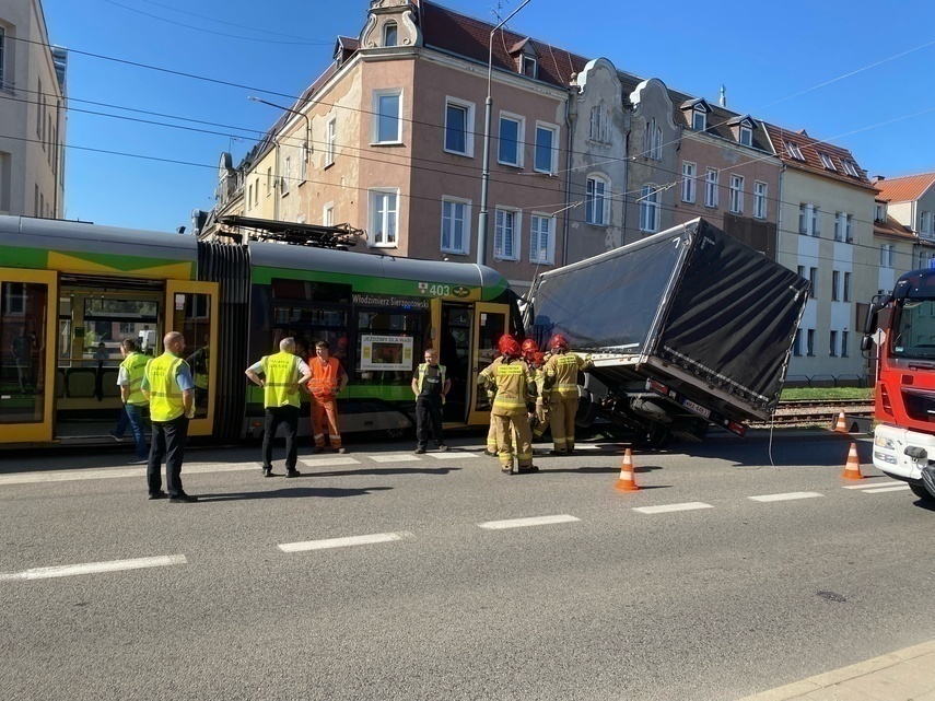 Elbląg, Zdjęcie z kolizji, jakie otrzymaliśmy od naszego Czytelnika, pana Michała Elbląg, Zdjęcie z kolizji, jakie otrzymaliśmy od naszego Czytelnika, pana Michała