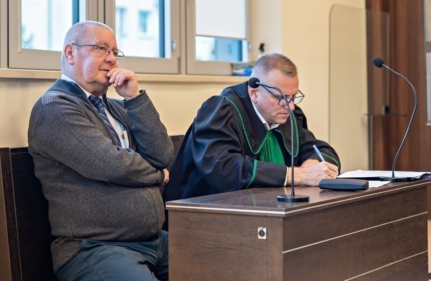 Elbląg, Ryszard Werchowski (z lewej) skierował do sądu pozew o wycofanie zwolnienia dyscyplinarnego