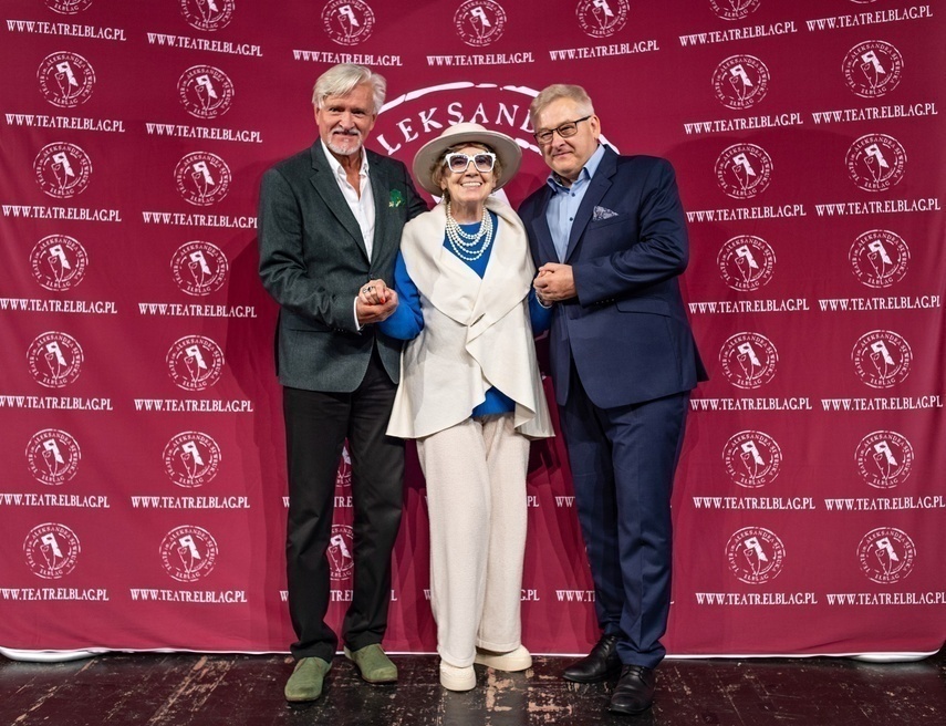 Elbląg, Od lewej Wojciech Dąbrowski, Emilia Krakowska, Paweł Kleszcz. Elbląg, Od lewej Wojciech Dąbrowski, Emilia Krakowska, Paweł Kleszcz.