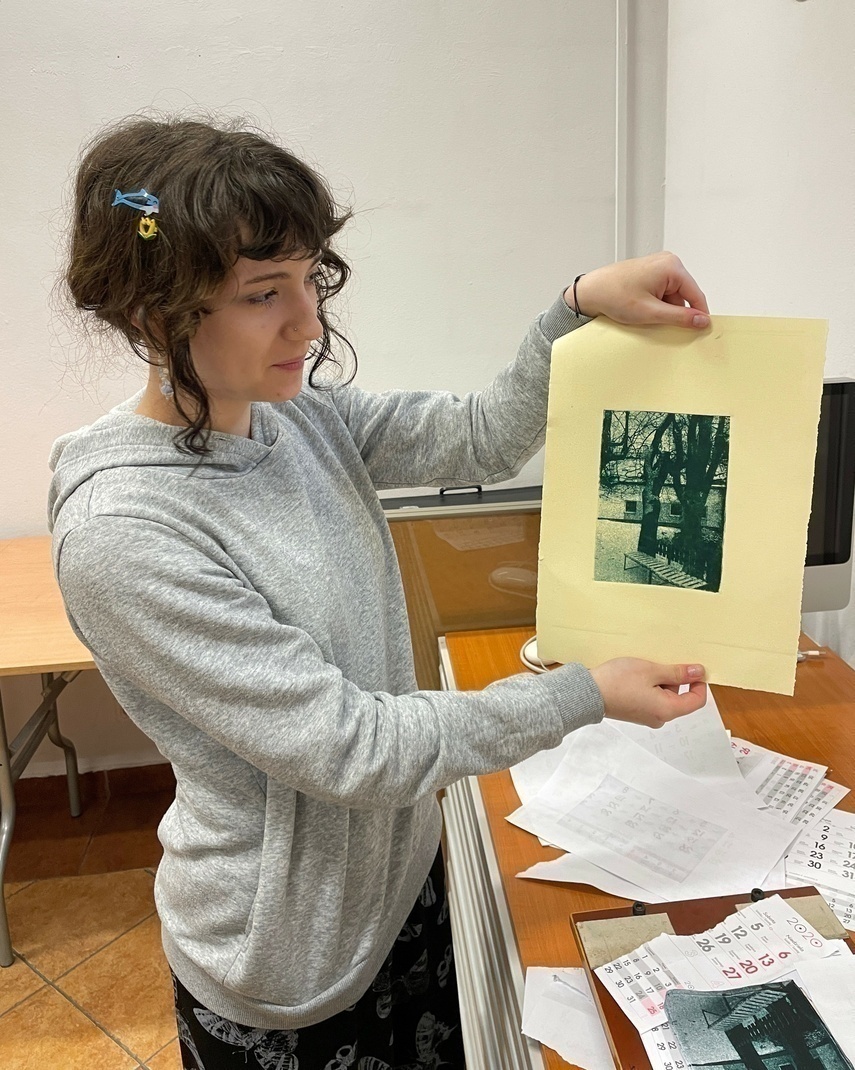 Elbląg, Zuzanna Gębka przy pracy Elbląg, Zuzanna Gębka przy pracy
