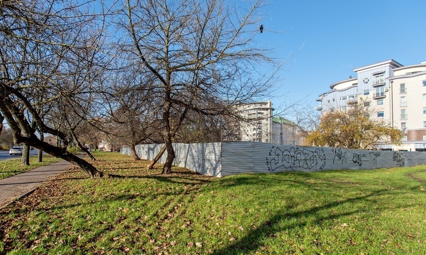 Elbląg, Teren pod planowaną inwestycję od dłuższego czasu jest ogrodzony Elbląg, Teren pod planowaną inwestycję od dłuższego czasu jest ogrodzony