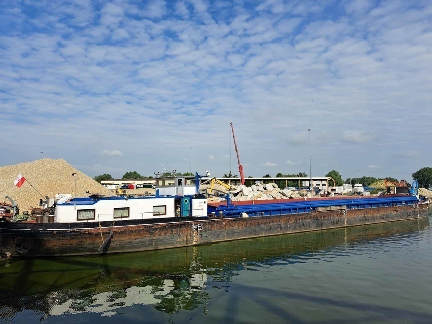 Elbląg, Zdjęcie z prac modernizacyjnych dotyczących nabrzeża rzeki Elbląg, czerwiec 2023