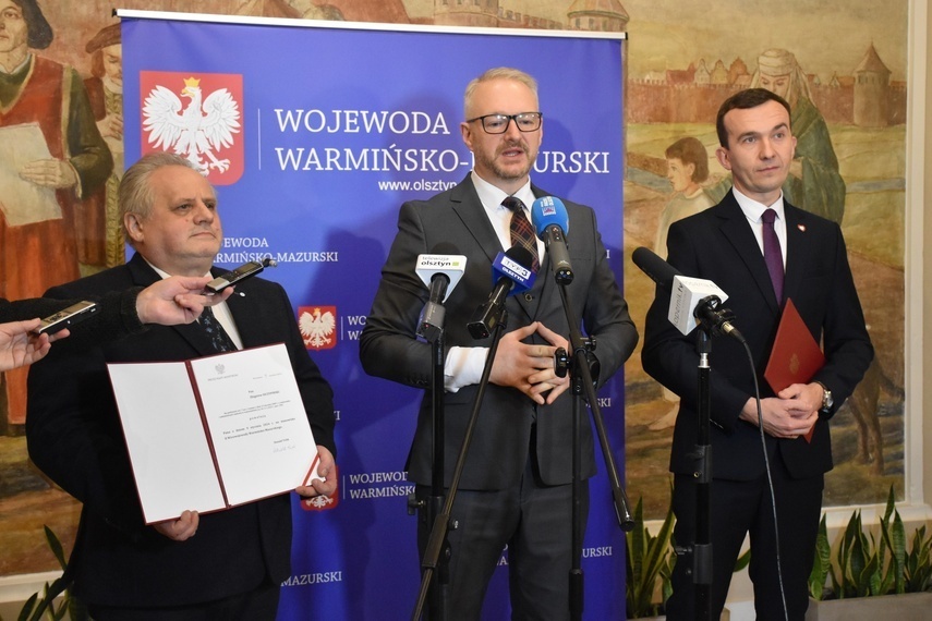 Elbląg, Od lewej Zbigniew Szczypiński, Radosław Król, Mateusz Schauer. Elbląg, Od lewej Zbigniew Szczypiński, Radosław Król, Mateusz Schauer.