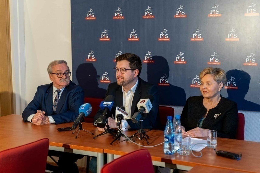 Elbląg, Konferencja Prawa i Sprawiedliwości. Od lewej: Leonard Krasulski, Andrzej Śliwka, Teresa Wilk