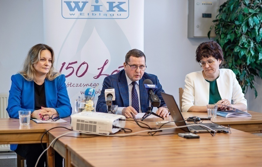 Elbląg, W konferencji oprócz prezesa EPWiK Marka Misztala wzięły udział również dyrektor ds. inwestycji Magdalena Dzida oraz główna księgowa Ewa Hoffmann Elbląg, W konferencji oprócz prezesa EPWiK Marka Misztala wzięły udział również dyrektor ds. inwestycji Magdalena Dzida oraz główna księgowa Ewa Hoffmann