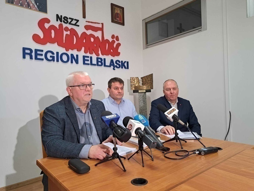 Elbląg, W konferencji prasowej wzięli udział (od lewej) Zbigniew Koban, Sławomir Wojtyna i Norbert Klimczak Elbląg, W konferencji prasowej wzięli udział (od lewej) Zbigniew Koban, Sławomir Wojtyna i Norbert Klimczak