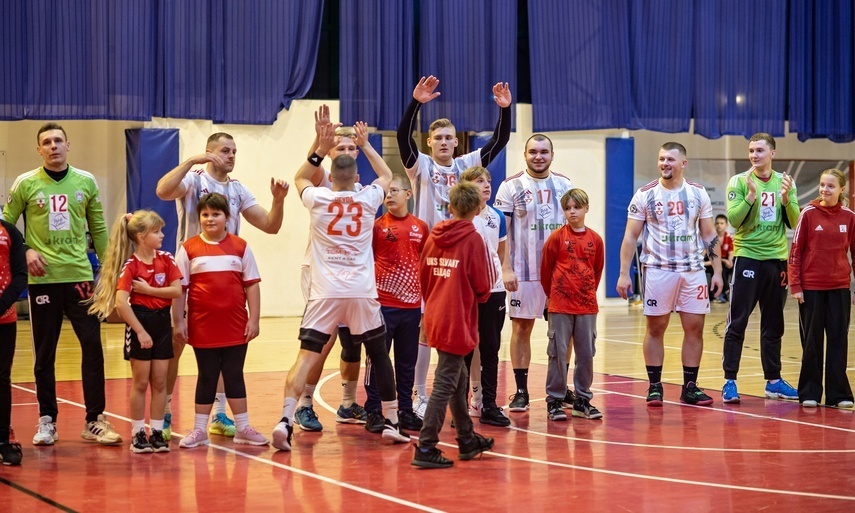 Elbląg, Zwycięstwo Silvantu w Czersku Elbląg, Zwycięstwo Silvantu w Czersku