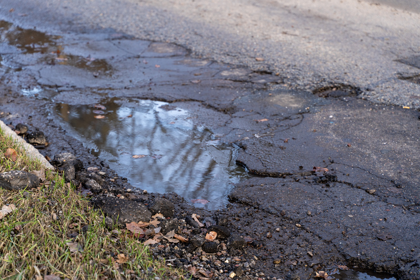 Elbląg, Drogie drogi i koszt szkód