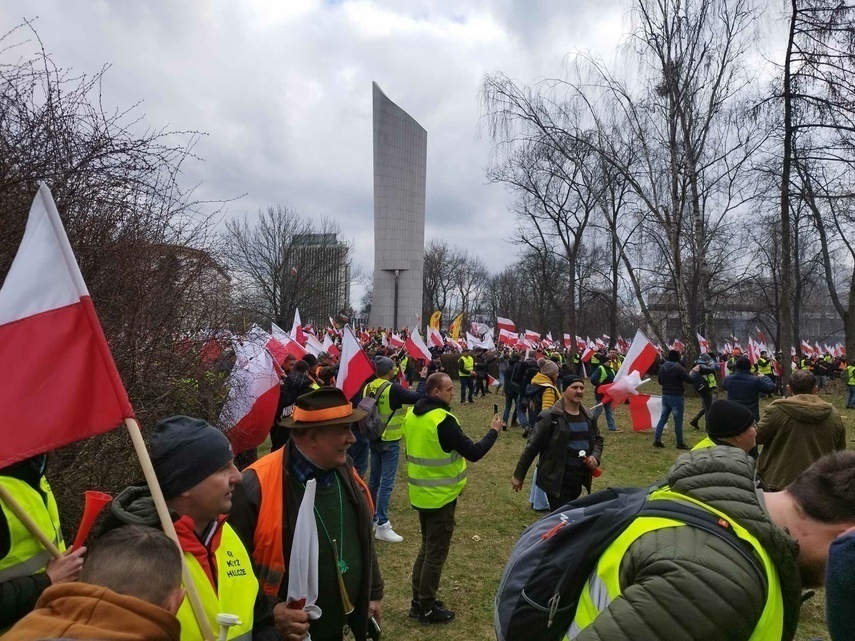 Elbląg, Dzisiejsze protesty w Warszawie. Elbląg, Dzisiejsze protesty w Warszawie.