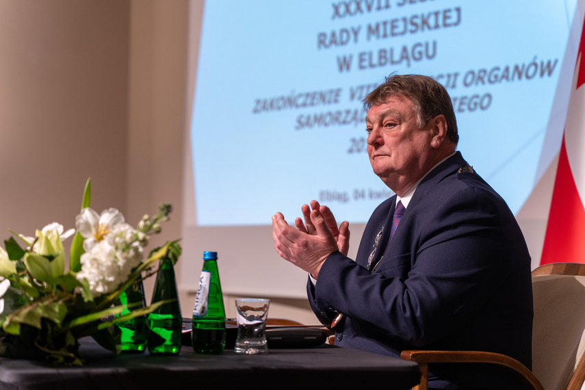 Elbląg, Witold Wróblewski podczas ostatniej, uroczystej sesji Rady Miejskiej.