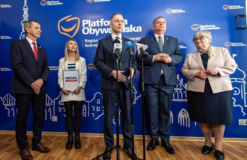 Elbląg, Konferencja prasowa w biurze KO z udziałem wiceministra Cezarego Tomczyka,